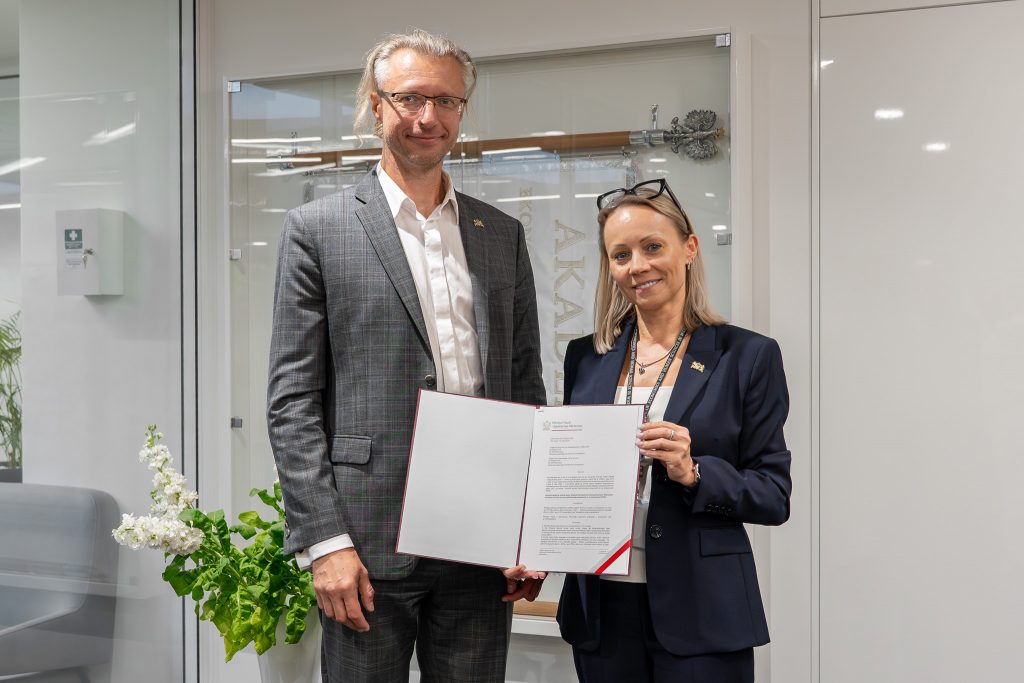 Ceremonial Announcement – We Are VIZJA University!