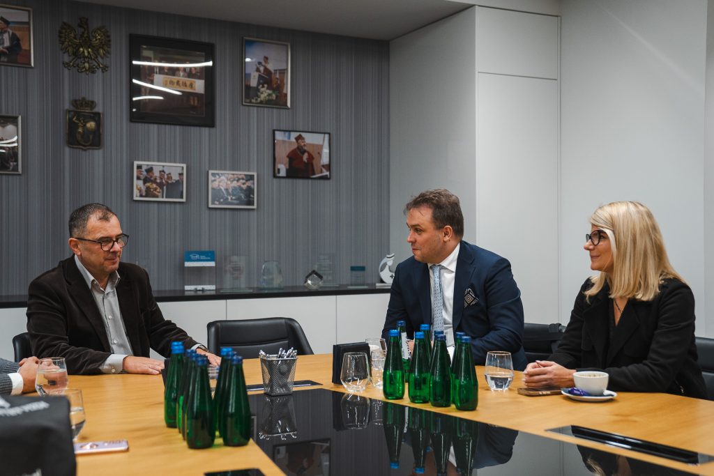 Współpraca Uniwersytetu VIZJA ze Szkołą Liderów - porozumienie w ramach PPA