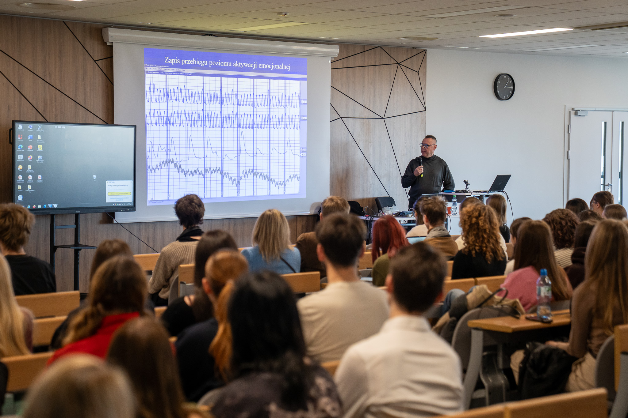 studenci na sali wykładowej