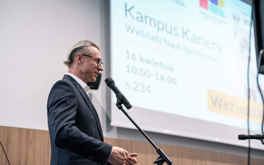 rektor otwiera kampus kariery