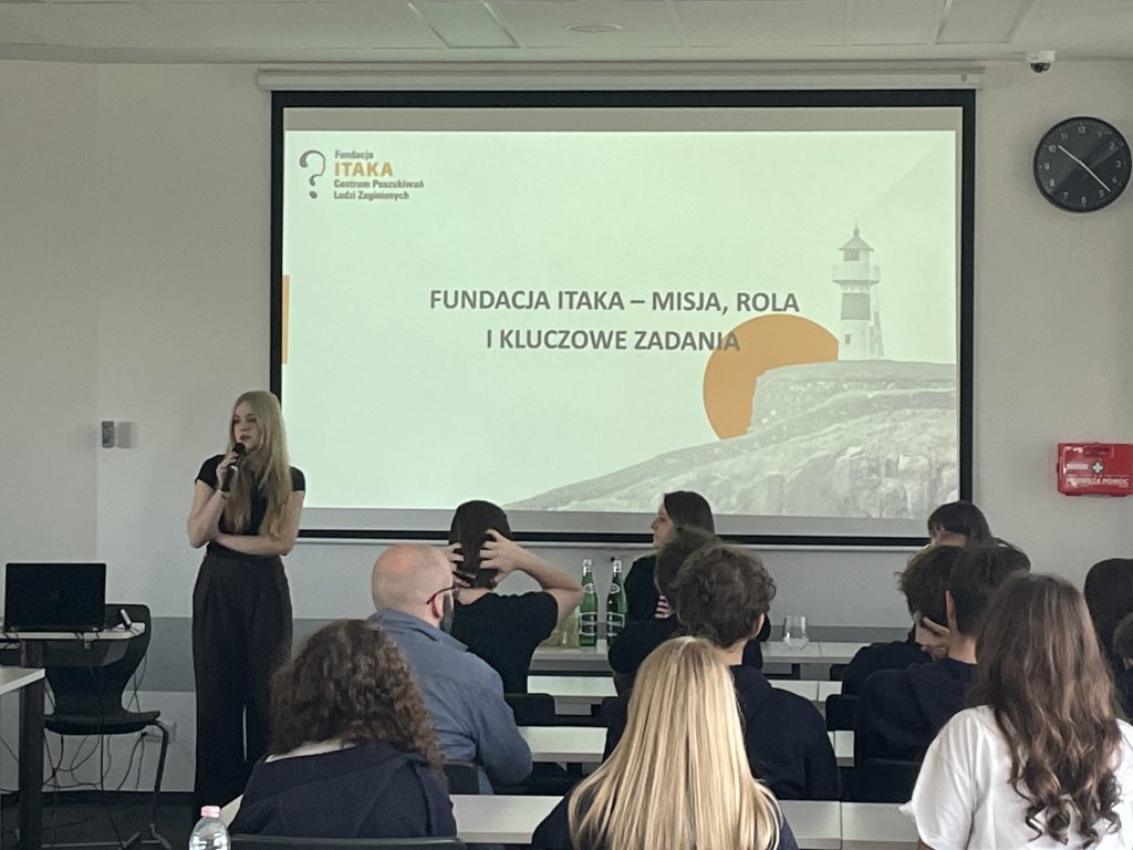 Wykład Fundacji ITAKA na Uniwersytecie VIZJA